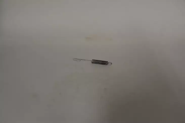 B&S kaasuttimen jousi 691297 - Regulaattorin jouset, säätimet - 691297 - 1