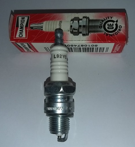 Sytytystulppa Champion L92YC - Pienkoneiden sytytystulpat - L92YC - 1