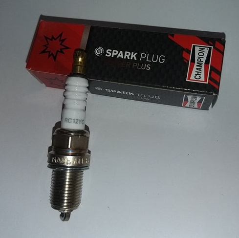 Sytytystulppa Champion RC12YC - Pienkoneiden sytytystulpat - RC12YC - 1