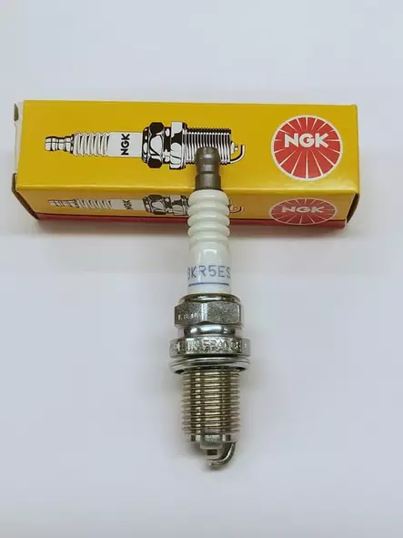 Sytytystulppa NGK BKR5ES - Pienkoneiden sytytystulpat - BKR5ES - 1